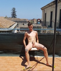 Sexy Guys 5b1323d08a391.jpg