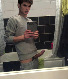 Selfie Boys 5b1daca7c336e.jpg