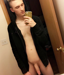 Selfie Boys 5b1dacab9df0f.jpg