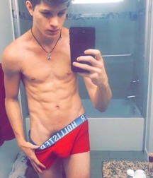Selfie Boys 5b1dacb7e82d5.jpg