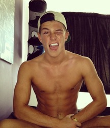 Cute Boys 5b2af293612a5.jpg
