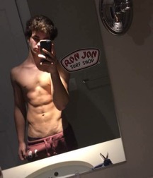 Boys & Selfies 5b2ef7c83da5a.jpg