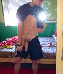 Boys & Selfies 5b2ef7ee237c3.jpg