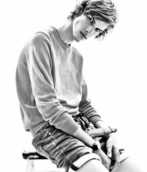 B & W and Vintage 5b3d6791f0211.jpg