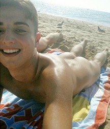 Boys Nudists Outside 5b4283e6b4cc6.jpg