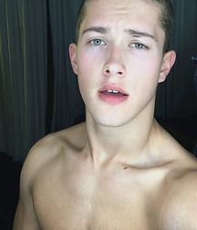 Boys N Selfies 5b4296306e76d.jpg