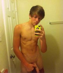 Selfie Boys 5b4bf5e21f33d.jpg