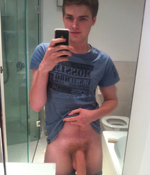 Selfie Boys 5b4bf5e714e69.jpg
