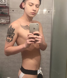 Selfie Boys 5b4bf5f25b60c.jpg