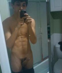 Boys on Selfies 5b4fd39445ef3.jpg