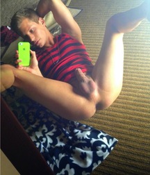 Selfie Boys 5b54ca4a22d05.jpg