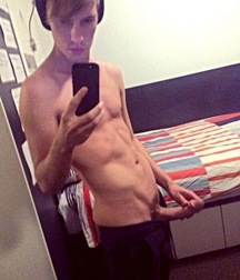 Selfie Boys 5b54ca5dd3c67.jpg
