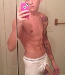 Selfie Boys 5b54ca74a01b0.jpg