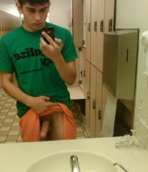 Selfie Boys 5b54ca7fdac32.jpg
