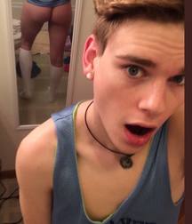 Selfie Boys 5b54cac730356.jpg