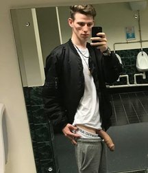Boys N Selfies 5b678bf9111d3.jpg