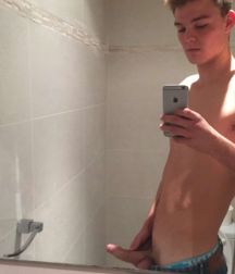 Boy's  Selfies 5b73767e75afa.png