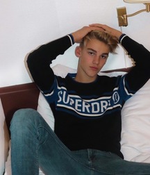 Cute Boys 5b9c6e58985ab.jpg
