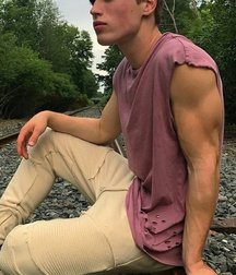 Cute Boys 5b9c6e5a20efc.jpg
