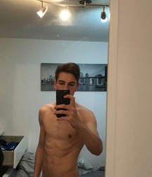 Guys Love Selfie 5ba8107624563.jpg