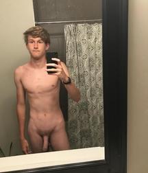 Guys Love Selfie 5ba81081421dd.jpg
