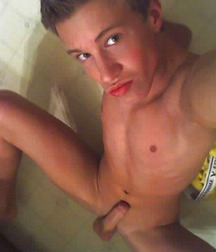 Guys Love Selfie 5ba810b800a5f.jpg