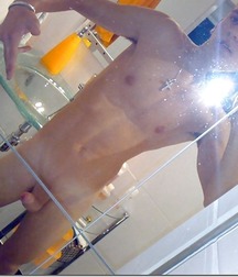 Guys Love Selfie 5ba810caa4a26.jpg
