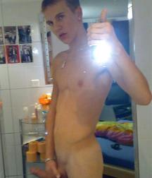 Guys Love Selfie 5ba810ccb965f.jpg