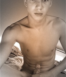 Guys Love Selfie 5ba810e6b35dd.jpg
