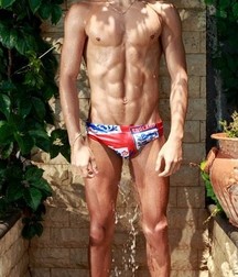 Sexy Swimmers 5bc3f20f4e837.jpg