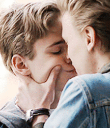 Romance & Couples 5bc3f8e227706.gif