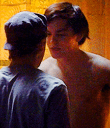 Romance & Couples 5bc3f94cb972c.gif