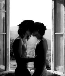 Romance & Couples 5bc3f971223de.jpg