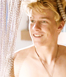 Romance & Couples 5bc3f98f1c7bb.gif
