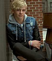 Just Hot, Sexy Cute Boys 5bc3fa61640d7.jpg