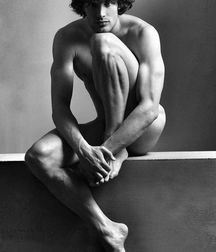 Nude Poses 5bc547f2b517f.jpg
