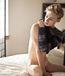 Nude Poses 5bc547f5794a3.jpg