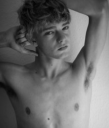 Boy Sexy Armpits 5bc8fda93233b.jpg
