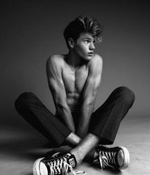 Hotties! 5bd7baa615775.jpg