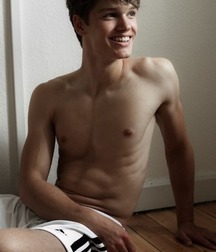 Hotties! 5bd7baac43e5f.jpg