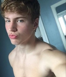 Hotties! 5bd7baae3db61.jpg