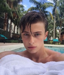 Hotties 5bd8c3a2dbbd1.jpg