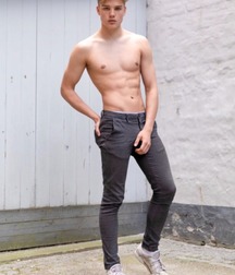 Hotties 5bd8c3a4166c6.jpg