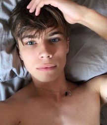 Hotties 5bd8c3a73a712.jpg
