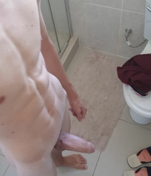 Selfies 5bd8c420dca06.png