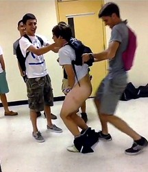 Frat Boys Party! 5bea1f4d4e20e.jpg
