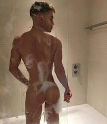 In the Showers 5bfa18c551356.jpg