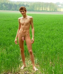 Naked Outside is Great! 5bfb7e3dcf0e3.jpg