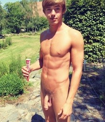 Nudist Guys Outdoors 5c04046dcdc24.jpg