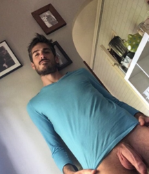 Hot Studs 5c1abfe47e9d5.png